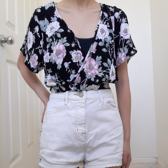🌺Xhilaration Peony Floral Crop Top🌺 - Picture 2 of 8